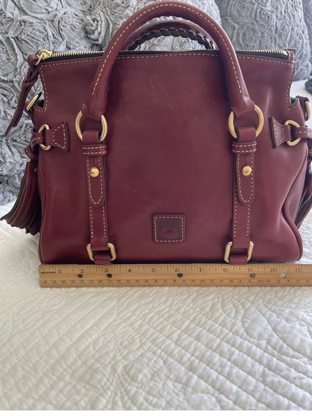 ❤️🤍💙Dooney & Bourke Wine Red Leather Satchel with Gold Hardware - Picture 5 of 15